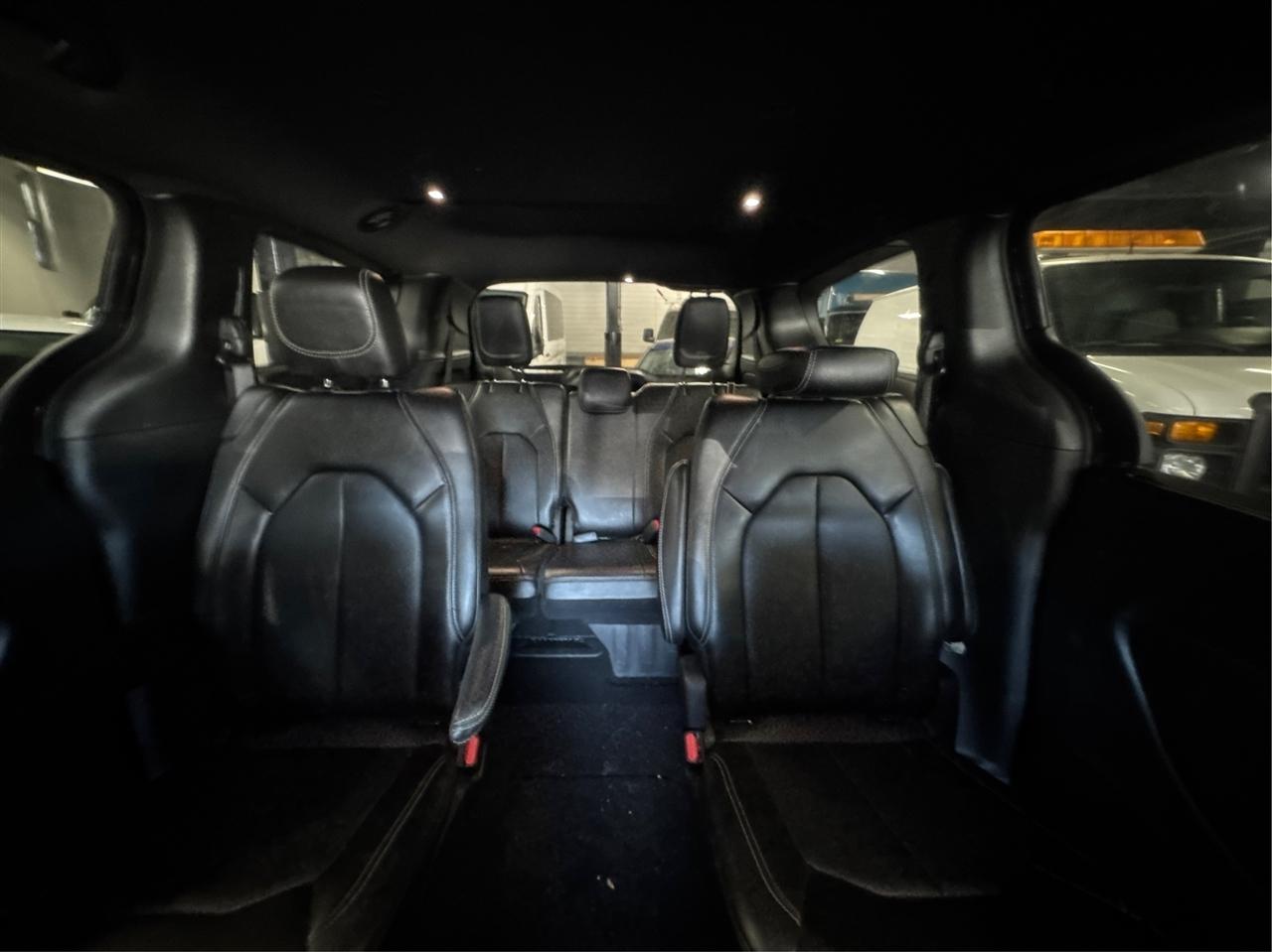 Chrysler Pacifica Select FWD 2025