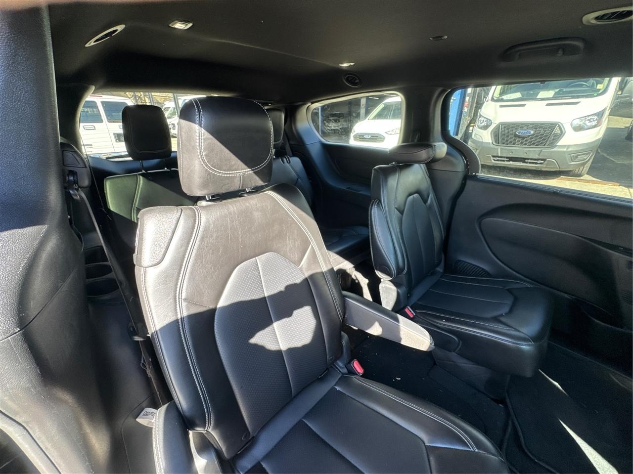 Chrysler Pacifica Select FWD 2025