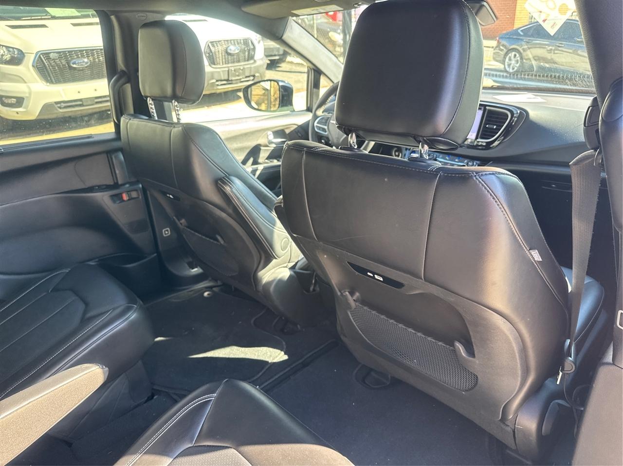 Chrysler Pacifica Select FWD 2025