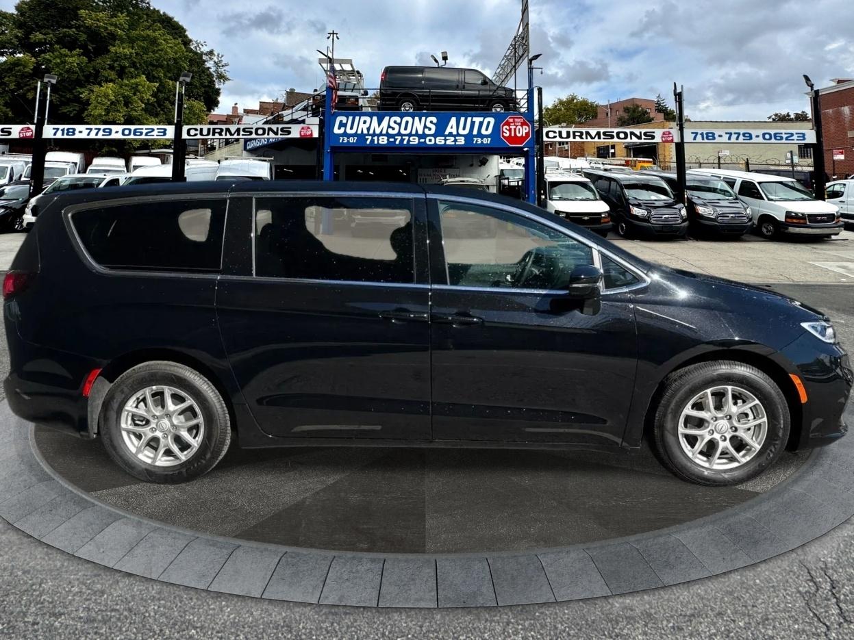 Chrysler Pacifica Select FWD 2026