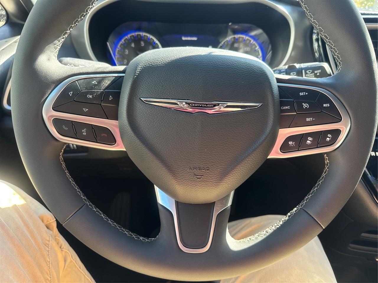 Chrysler Pacifica Select FWD 2026