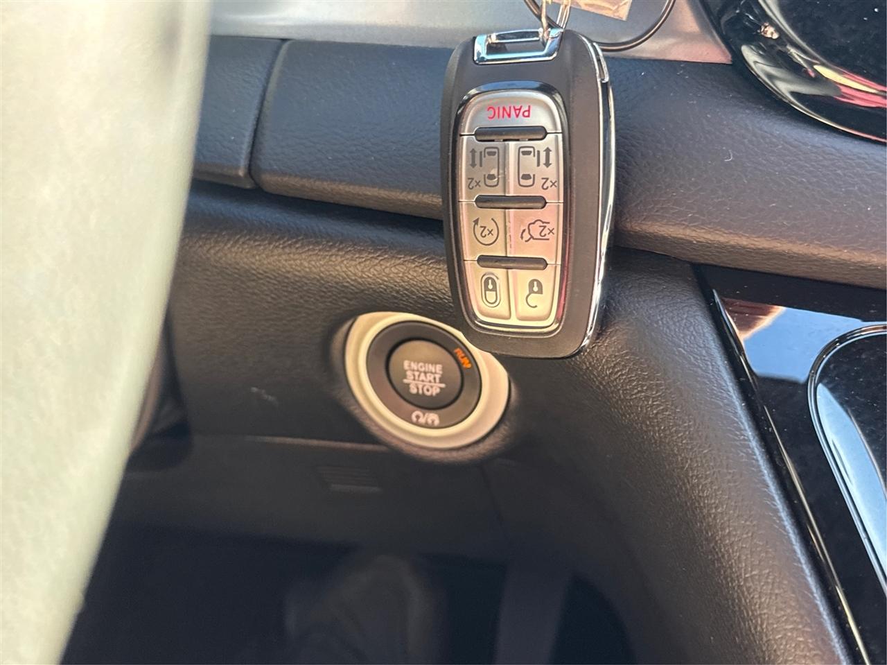 Chrysler Pacifica Select FWD 2026