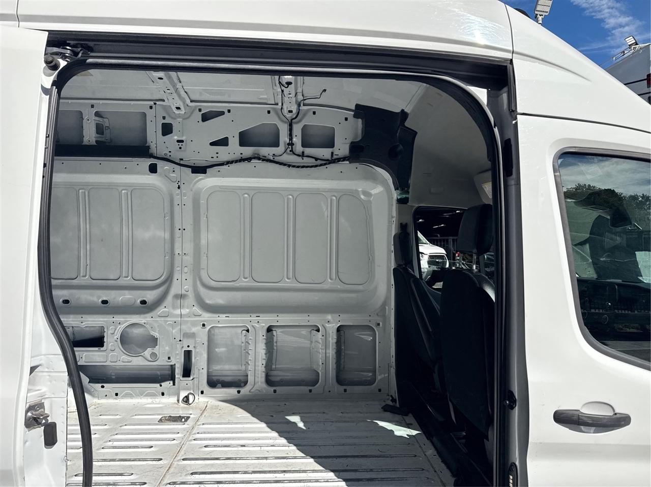 Ford Transit Cargo Van T-250 148" EL Hi Rf 9070 GVWR RWD 2024
