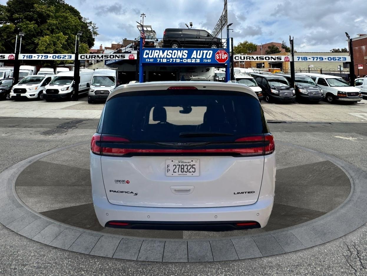 Chrysler Pacifica Limited FWD 2025