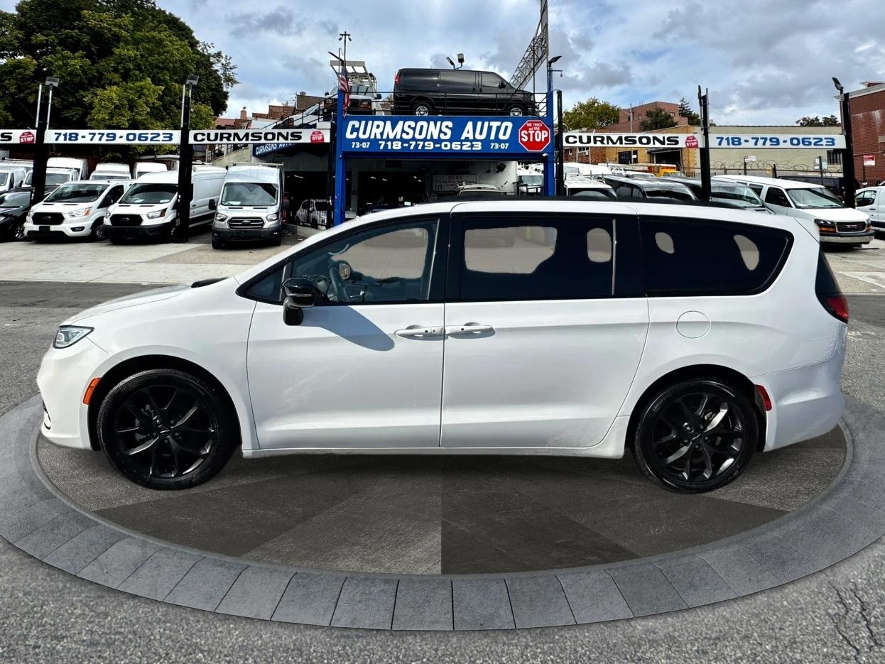 Chrysler Pacifica Limited FWD 2025