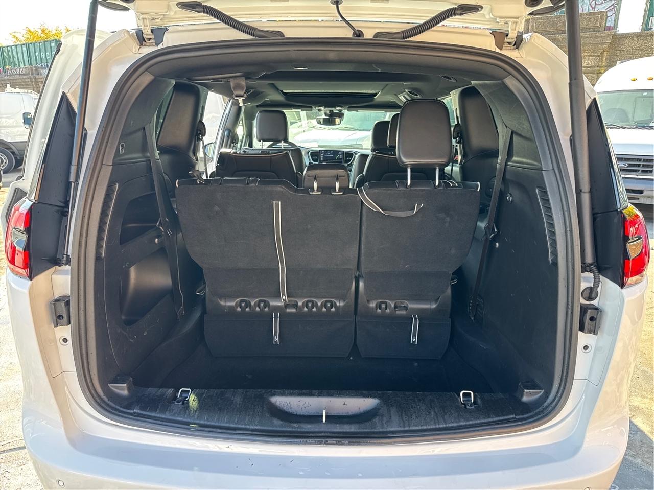Chrysler Pacifica Limited FWD 2025