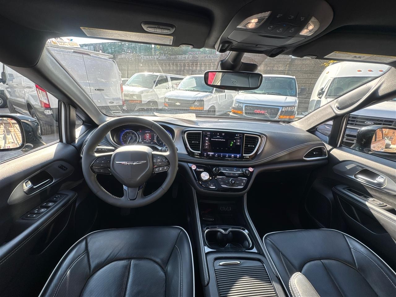Chrysler Pacifica Limited FWD 2025
