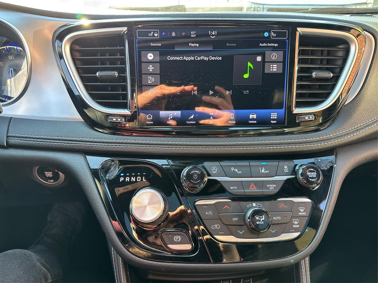 Chrysler Pacifica Limited FWD 2025