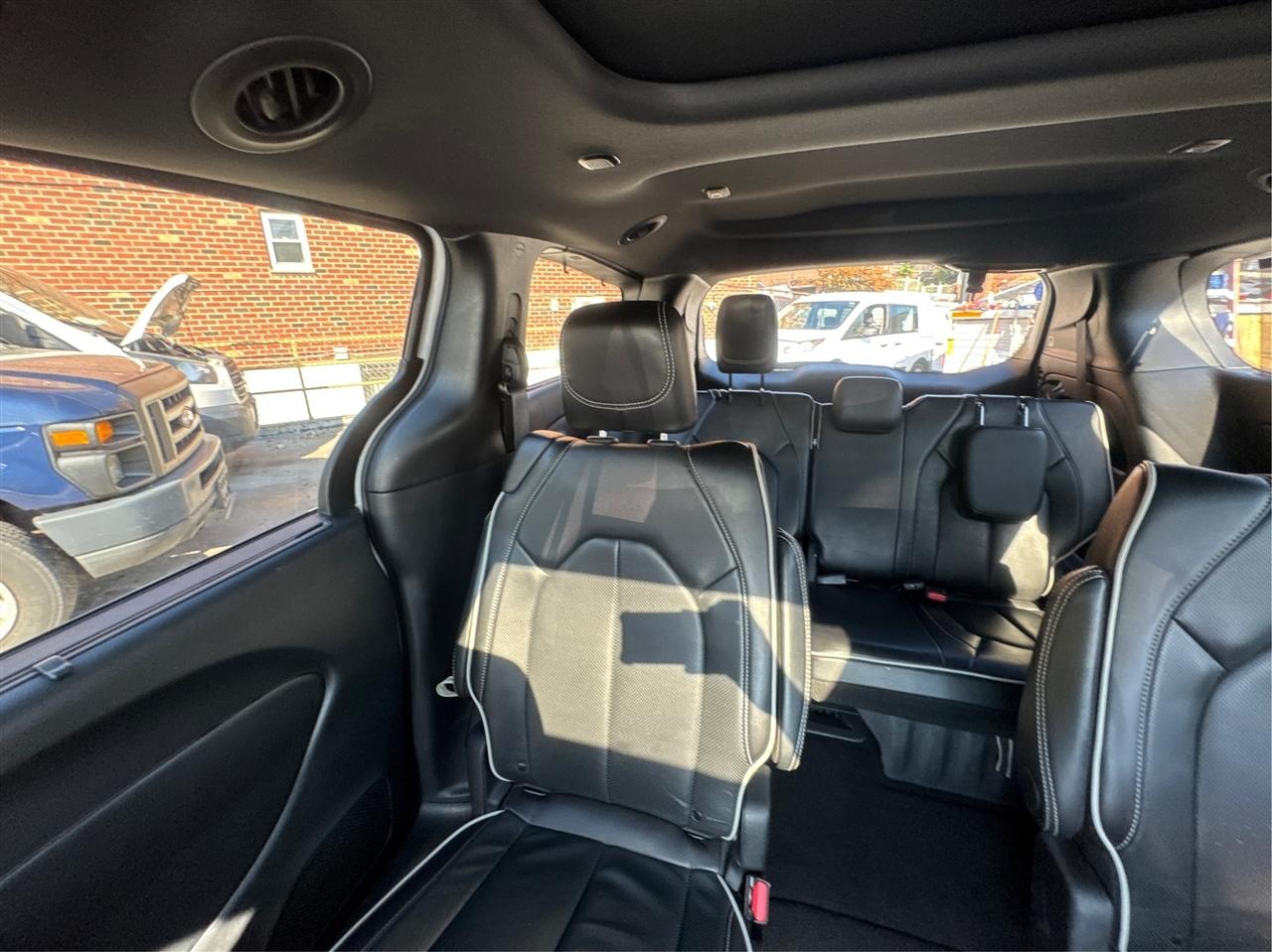 Chrysler Pacifica Limited FWD 2025