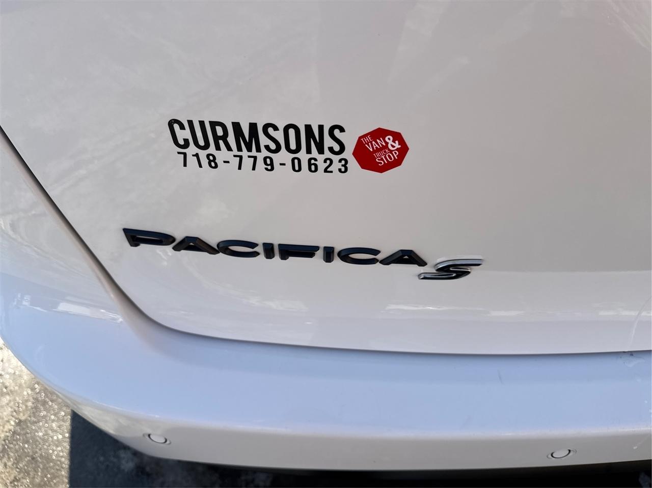 Chrysler Pacifica Limited FWD 2025