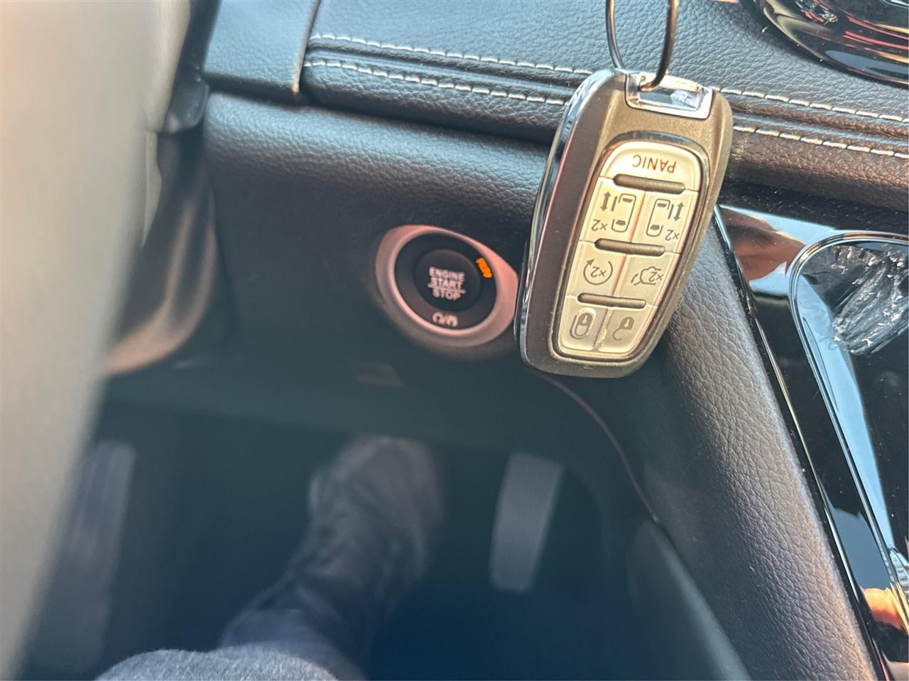 Chrysler Pacifica Limited FWD 2025