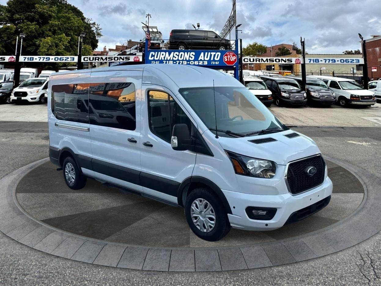 2025 Ford Transit Passenger Wagon T-350 148" Med Roof XLT RWD