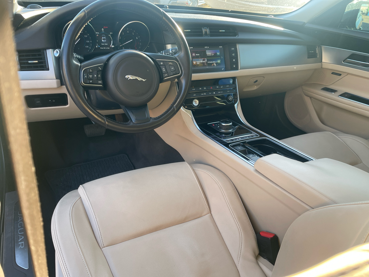 Jaguar XF-Series 35t Premium 2017