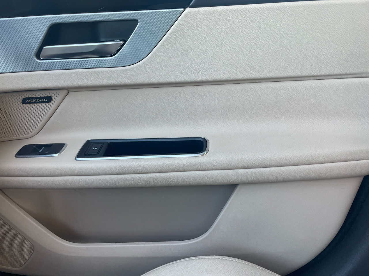 Jaguar XF-Series 35t Premium 2017