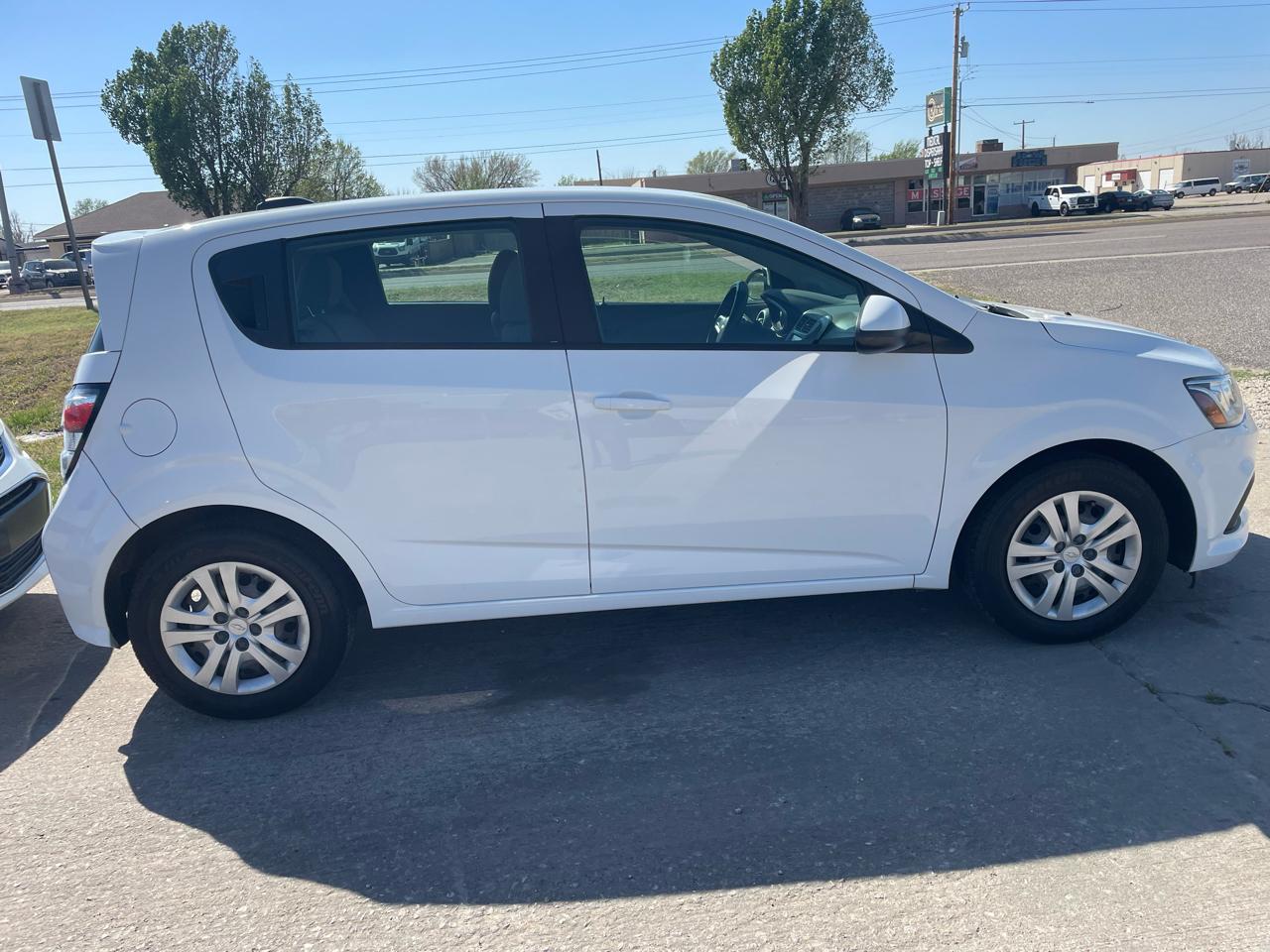 Chevrolet Sonic FL Auto Hatchback 2017