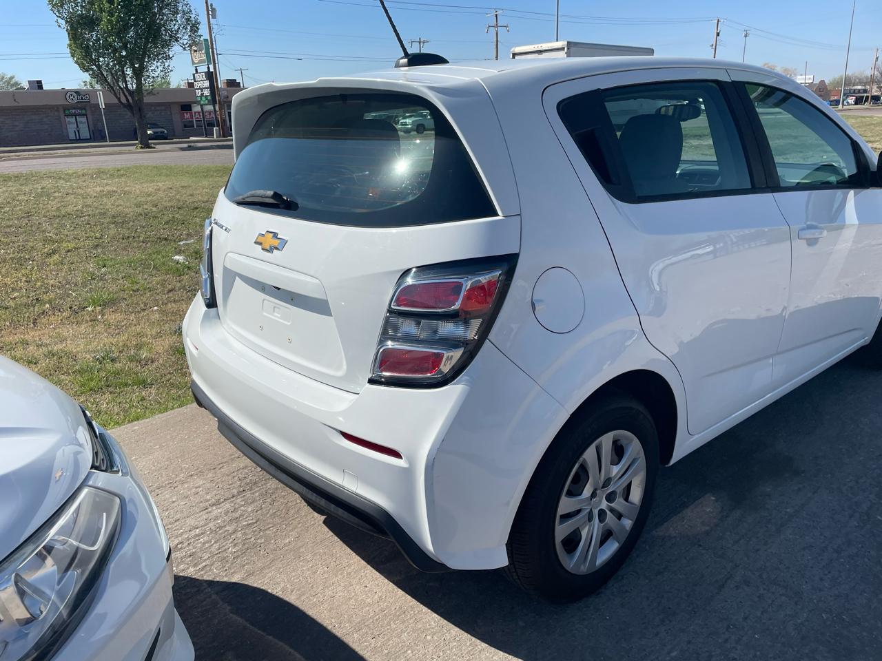 Chevrolet Sonic FL Auto Hatchback 2017