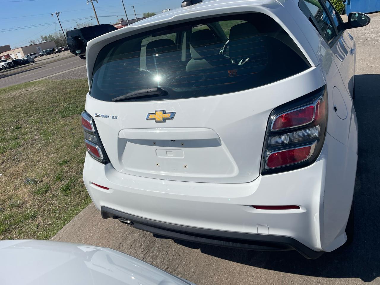 Chevrolet Sonic FL Auto Hatchback 2017