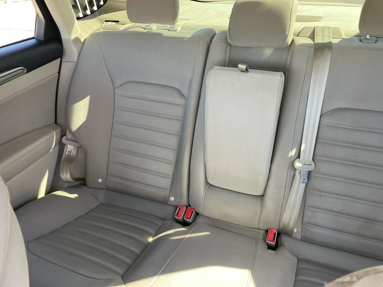 Ford Fusion Hybrid SE 2019