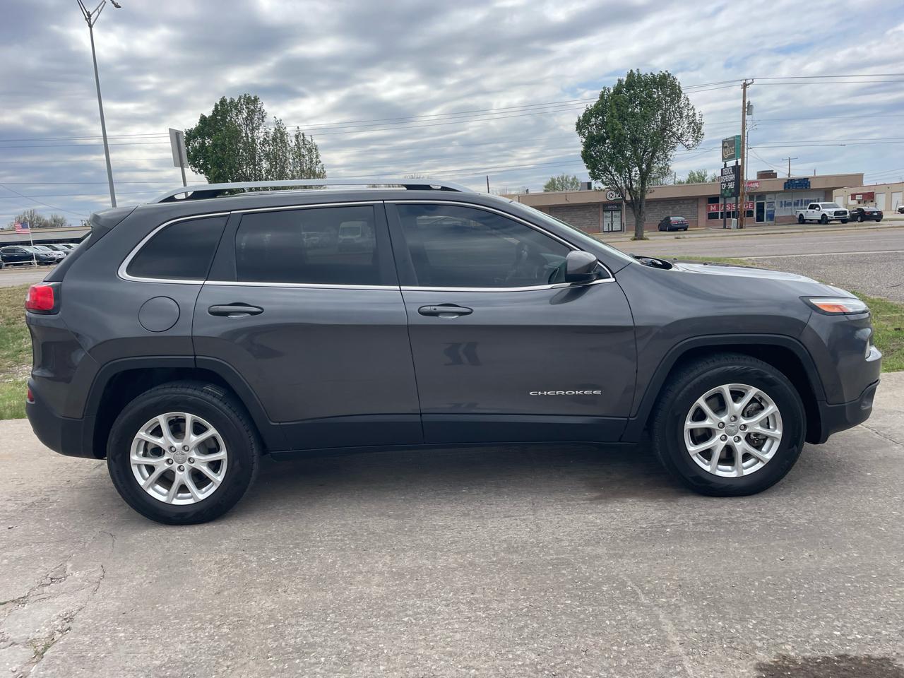 Jeep Cherokee Latitude 4WD 2016