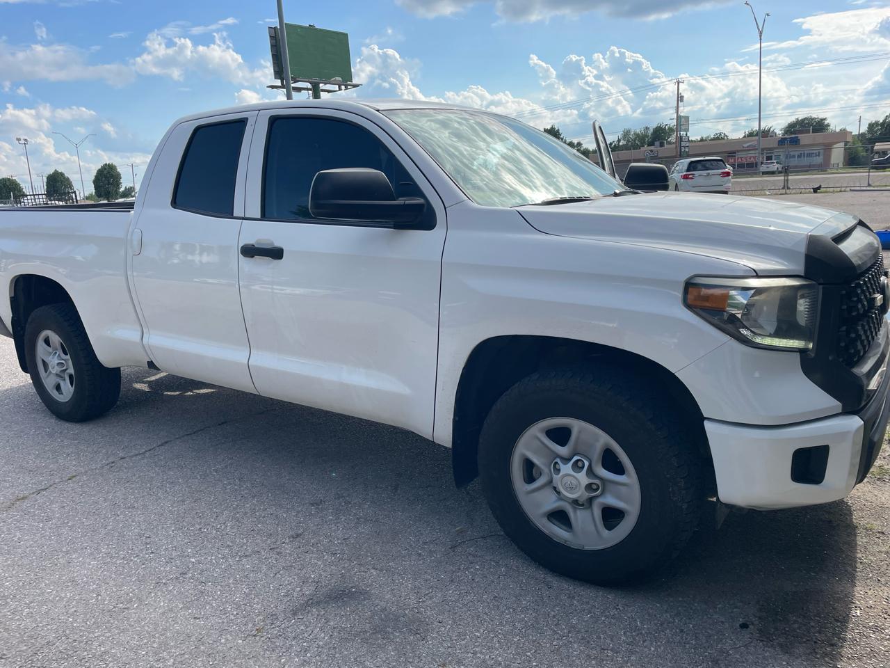 Toyota Tundra SR5 5.7L V8 Double Cab 2WD 2020