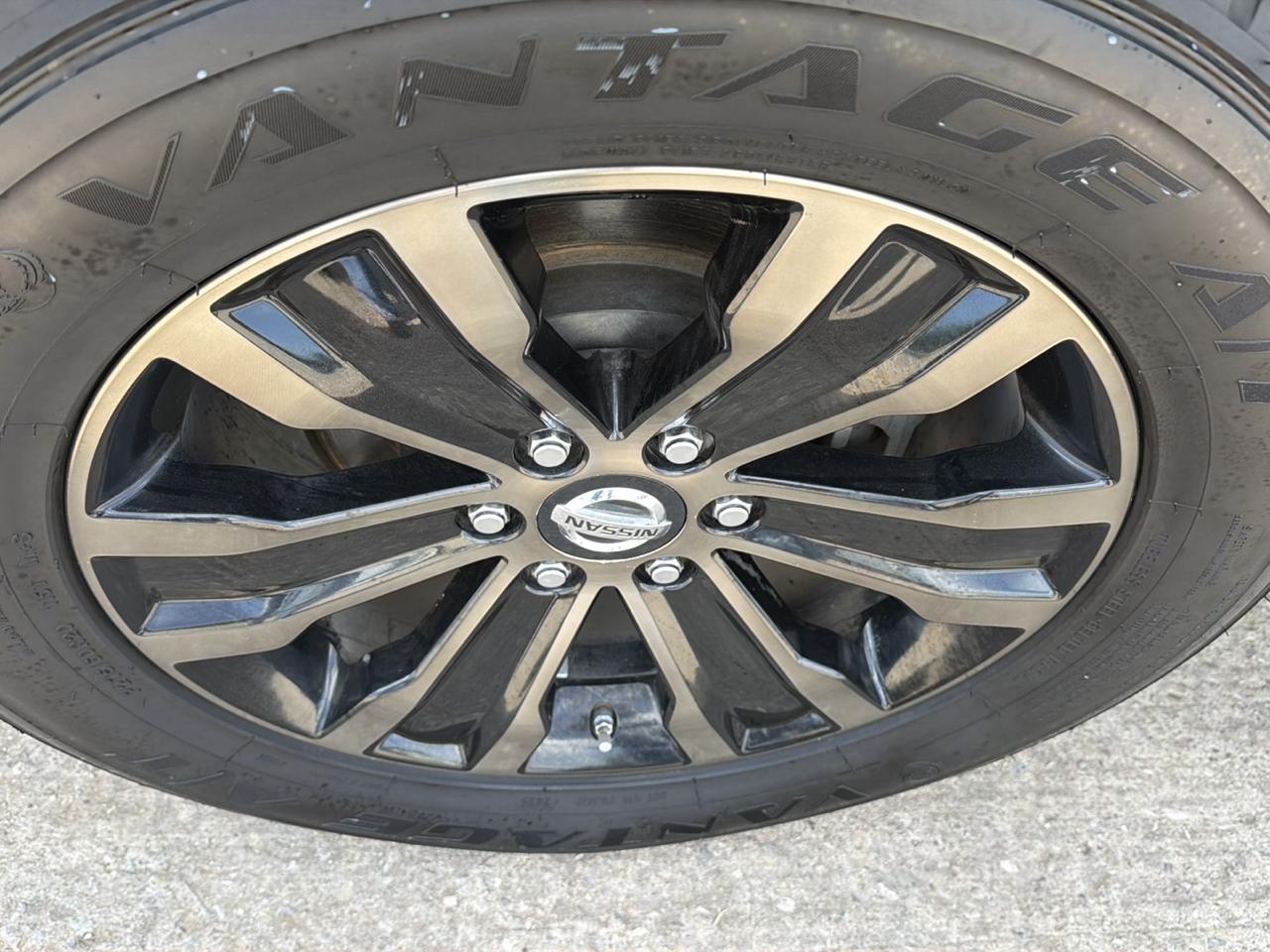 Nissan Armada Platinum 2WD 2017