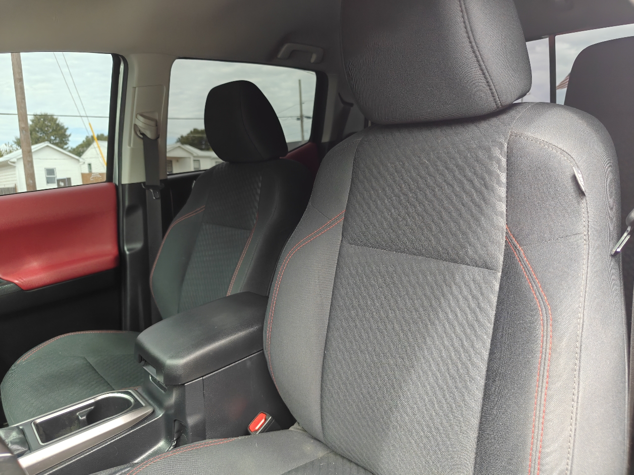 2021 Toyota Tacoma SR5 photo 15
