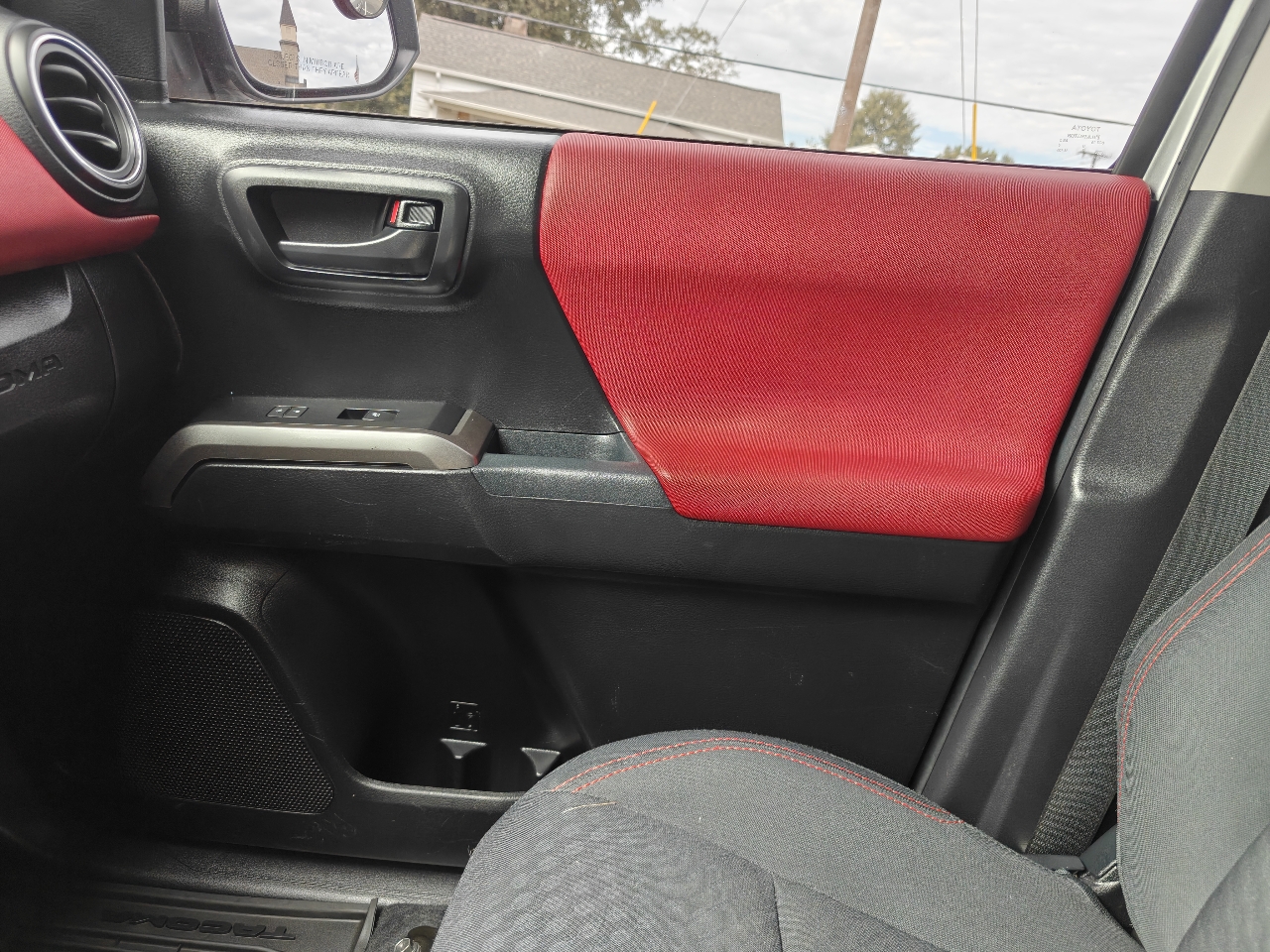 2021 Toyota Tacoma SR5 photo 27
