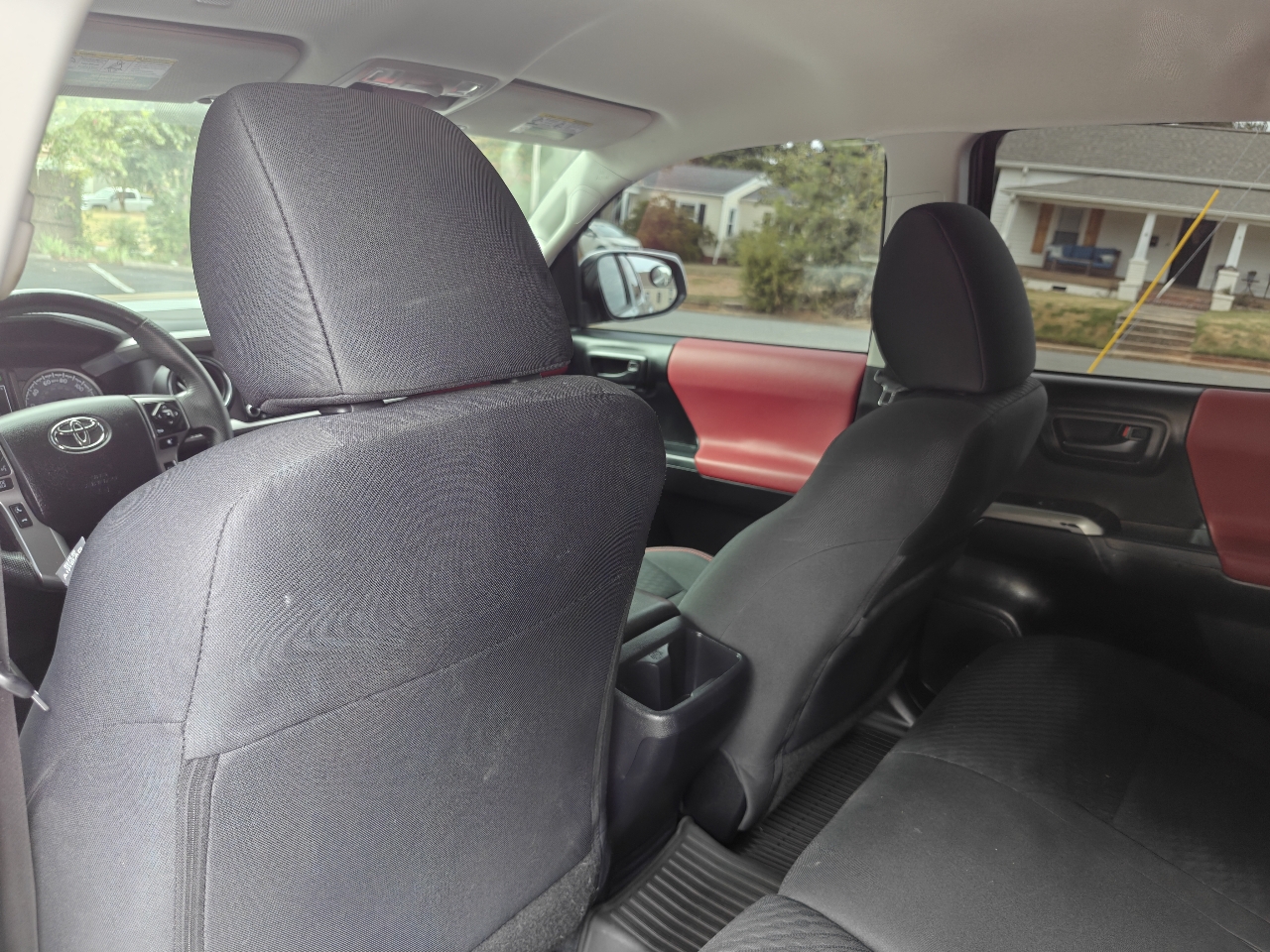 2021 Toyota Tacoma SR5 photo 32