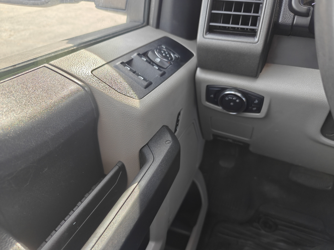 Ford F-250 SD Lariat SuperCab 2WD 2019 Ford F-250 SD Lariat SuperCab 2WD 2019