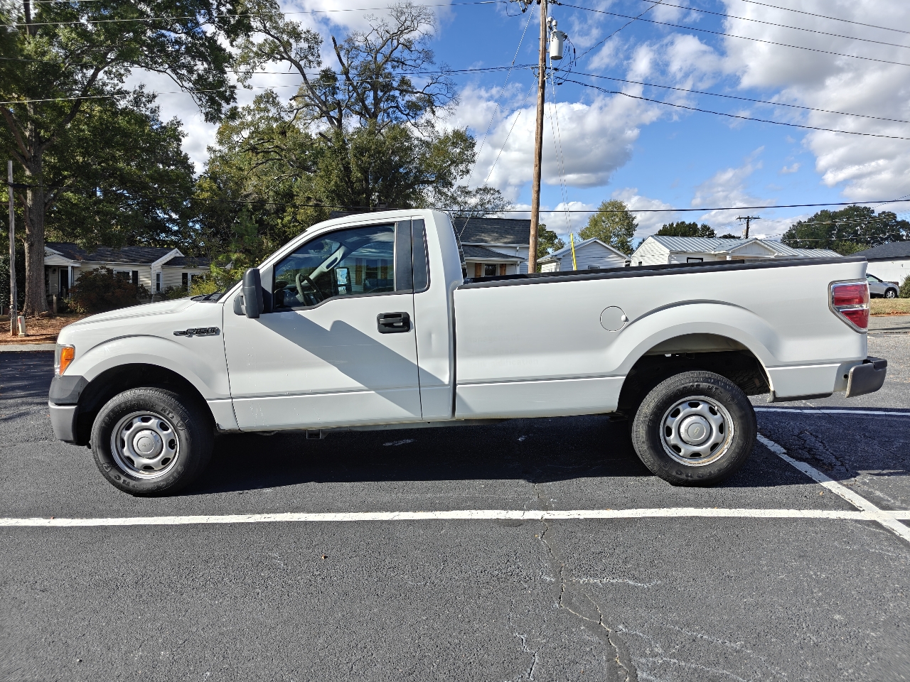 Ford F-150 2WD Reg Cab 122.5" XL 2013 Ford F-150 2WD Reg Cab 122.5" XL 2013