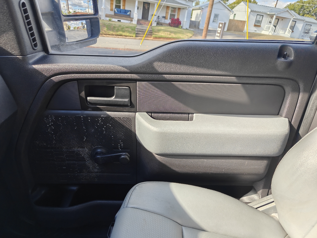 Ford F-150 2WD Reg Cab 122.5" XL 2013 Ford F-150 2WD Reg Cab 122.5" XL 2013