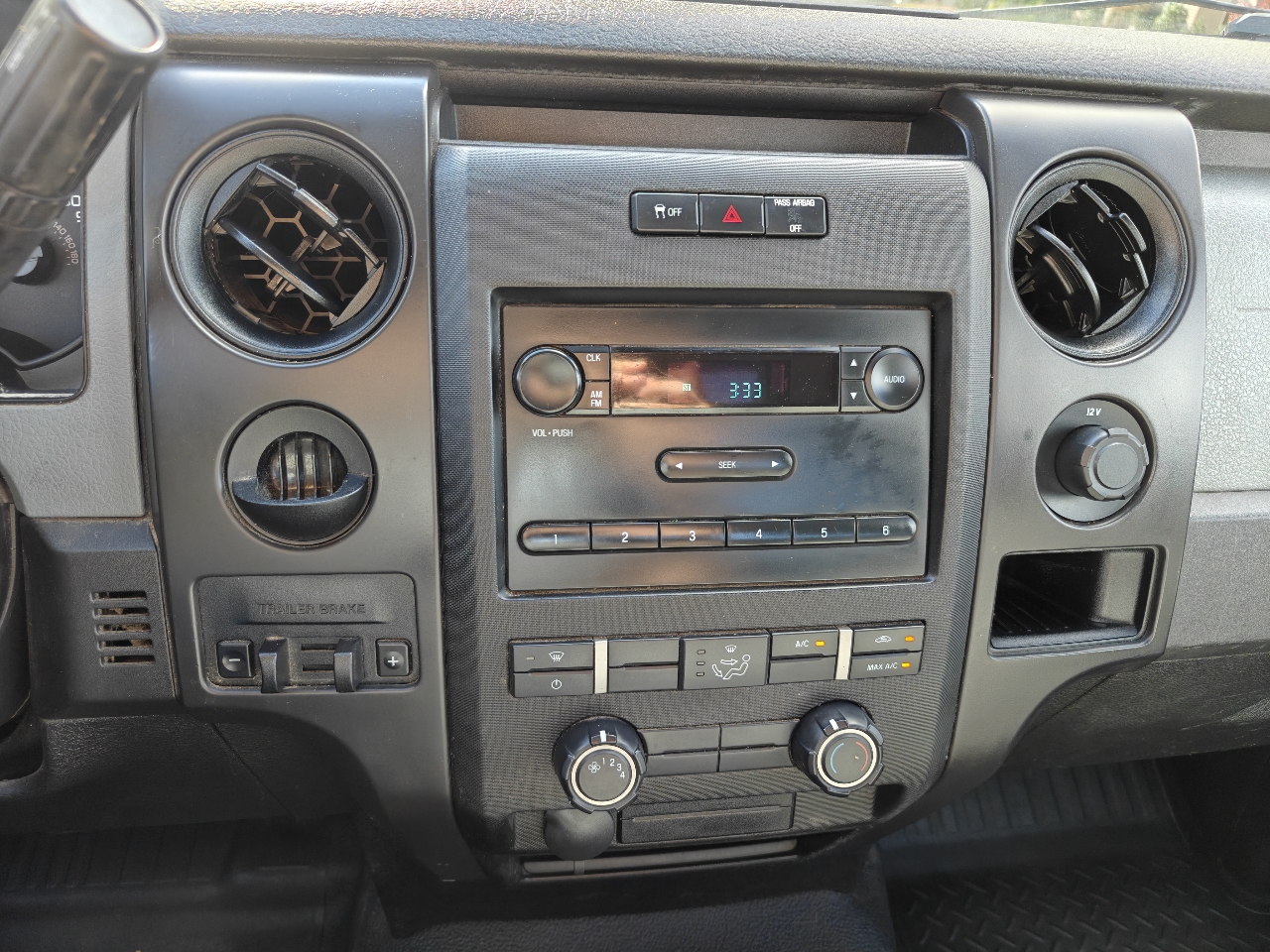 Ford F-150 2WD Reg Cab 122.5" XL 2013 Ford F-150 2WD Reg Cab 122.5" XL 2013