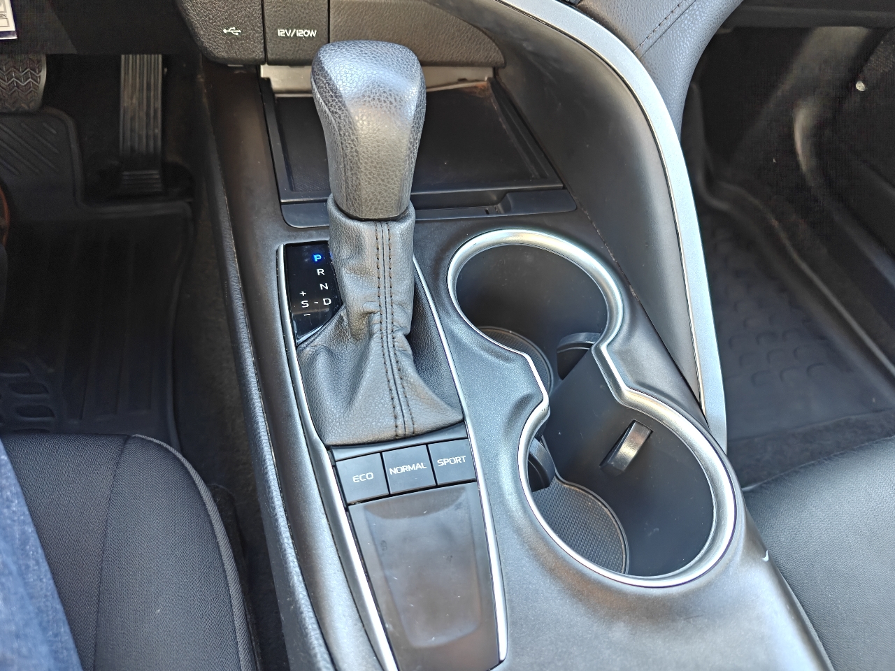 Toyota Camry LE 2022