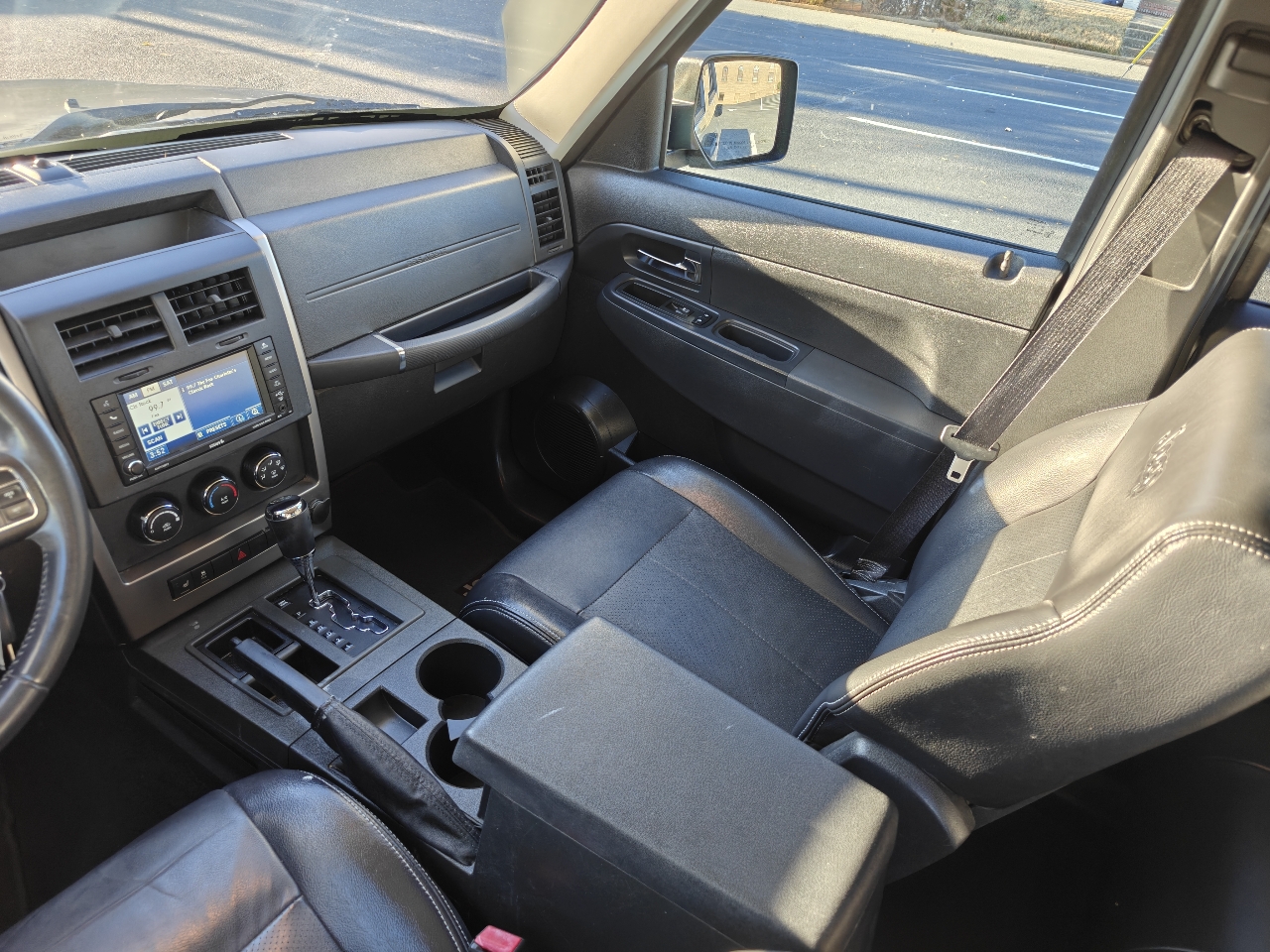 Jeep Liberty Sport 2WD 2012