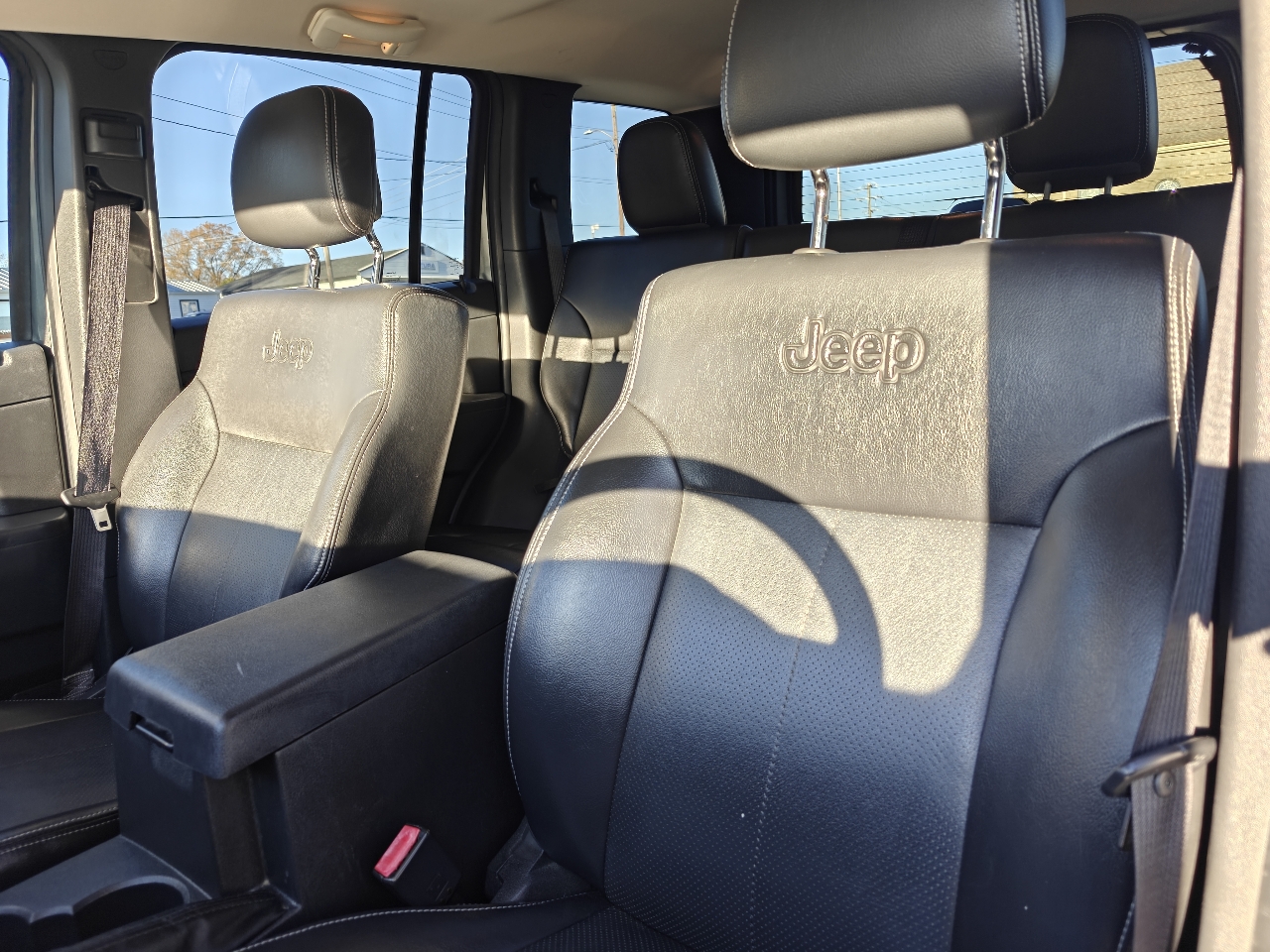 Jeep Liberty Sport 2WD 2012