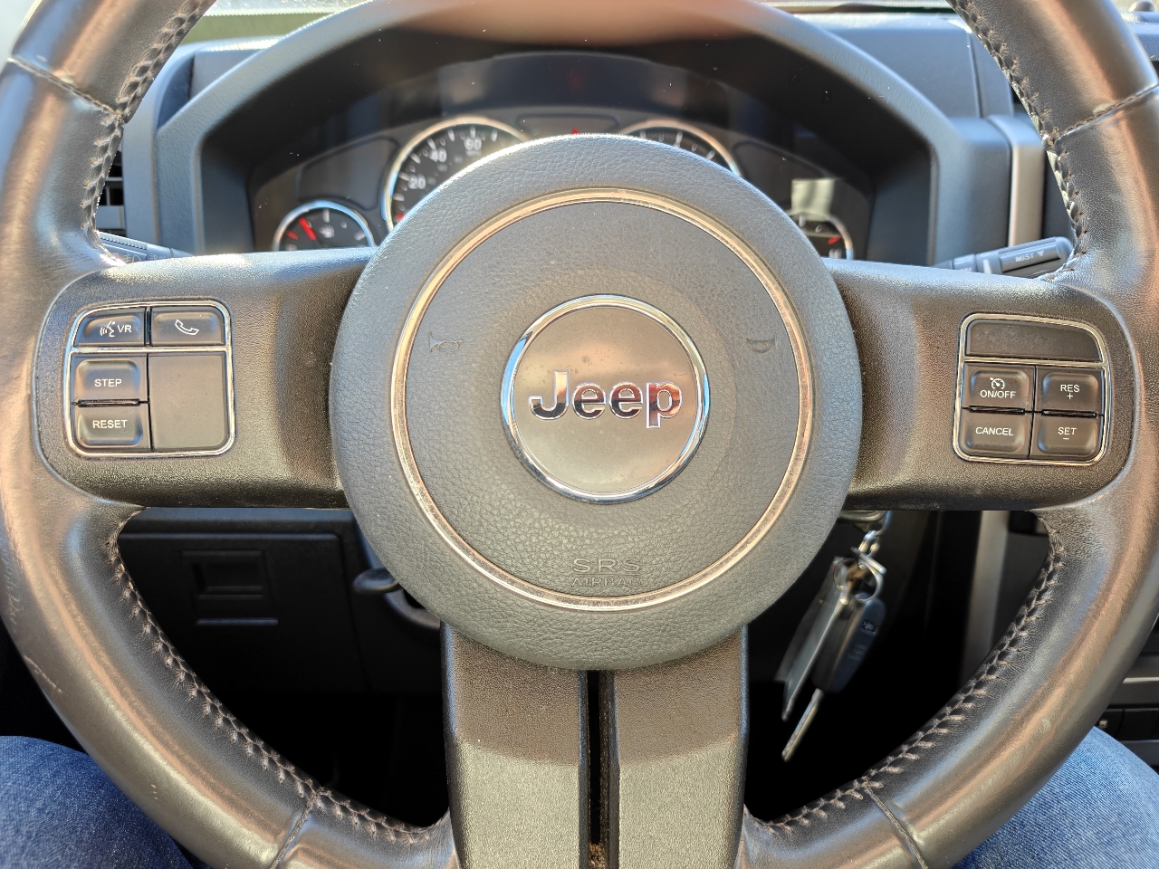 Jeep Liberty Sport 2WD 2012