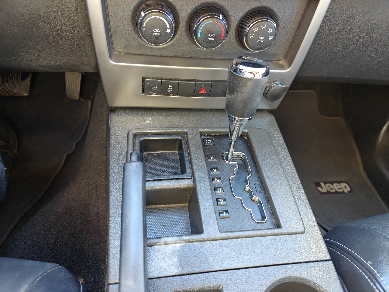 Jeep Liberty Sport 2WD 2012