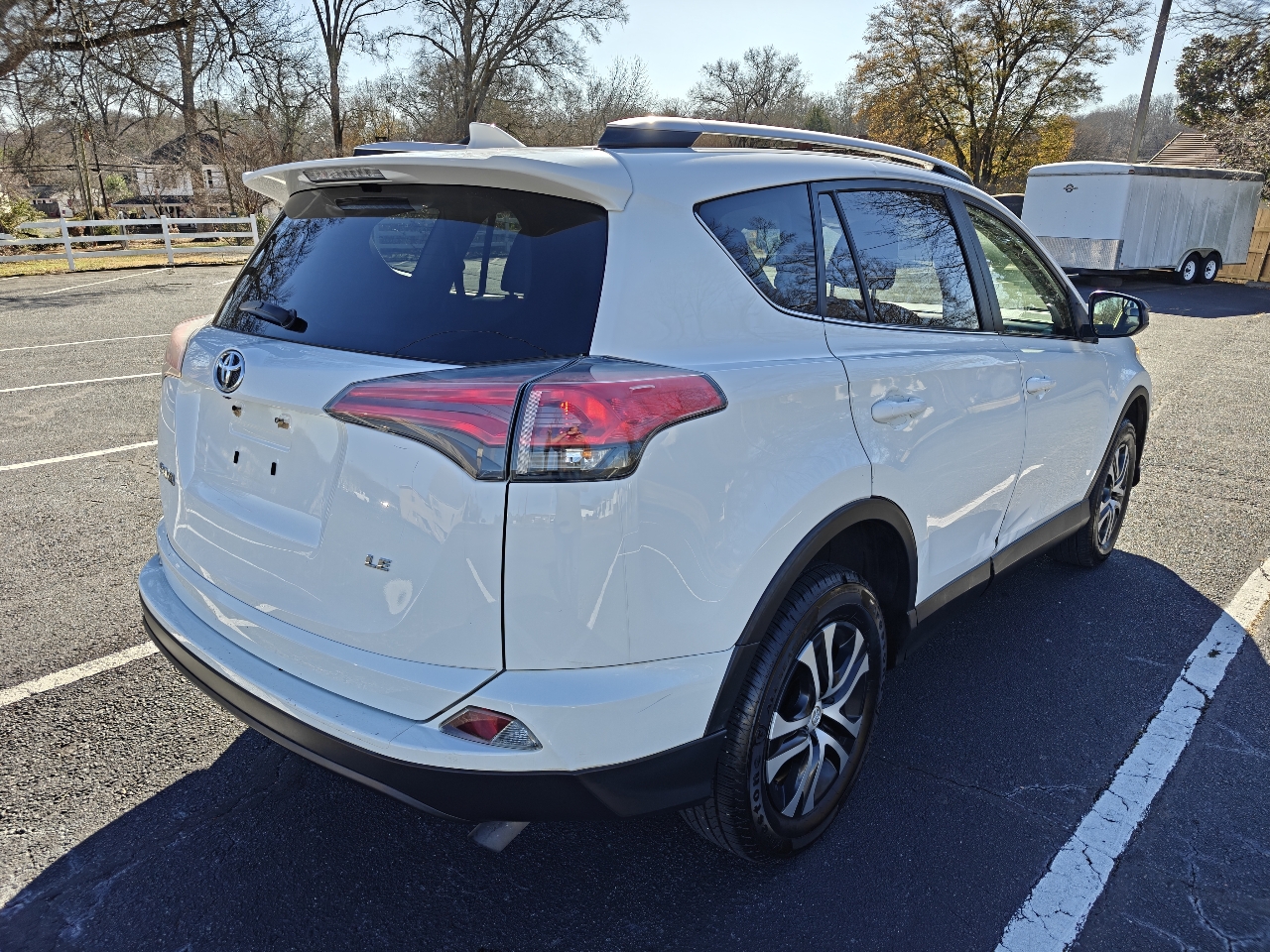 Toyota RAV4 LE FWD 2016