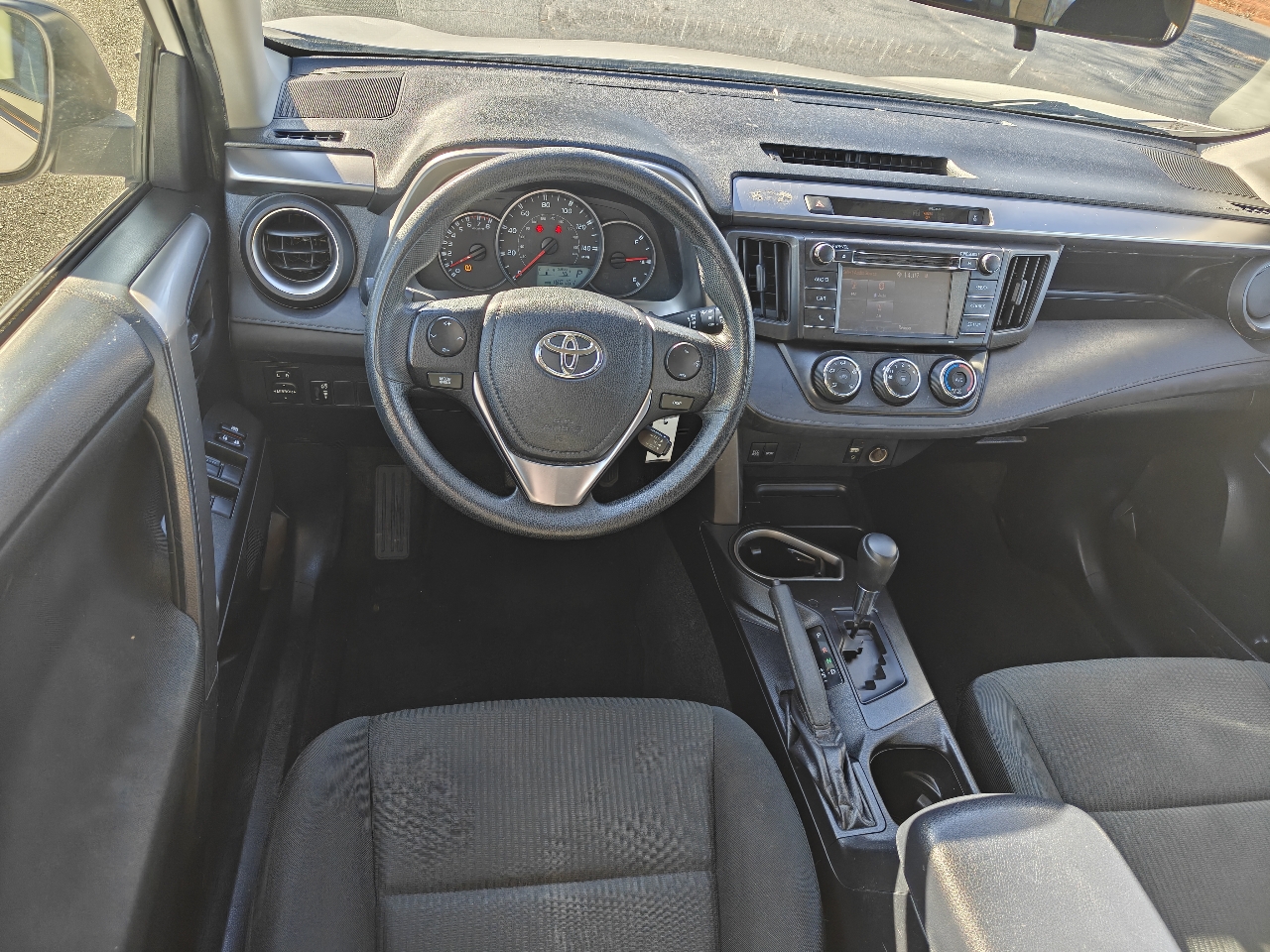 Toyota RAV4 LE FWD 2016