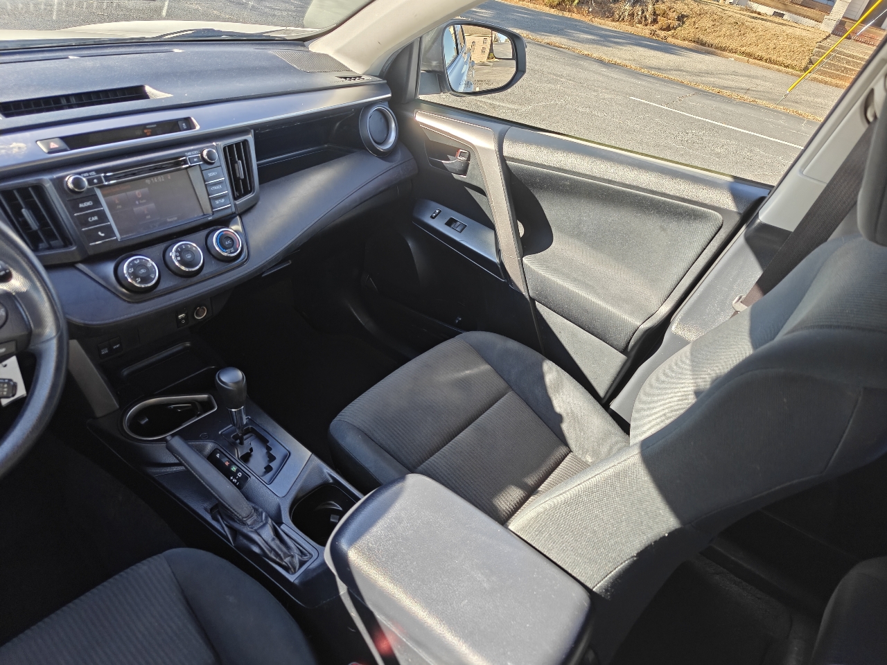 Toyota RAV4 LE FWD 2016