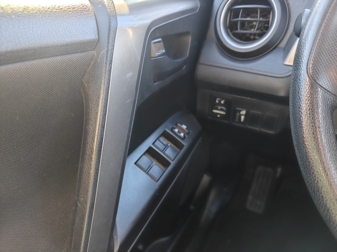 Toyota RAV4 LE FWD 2016