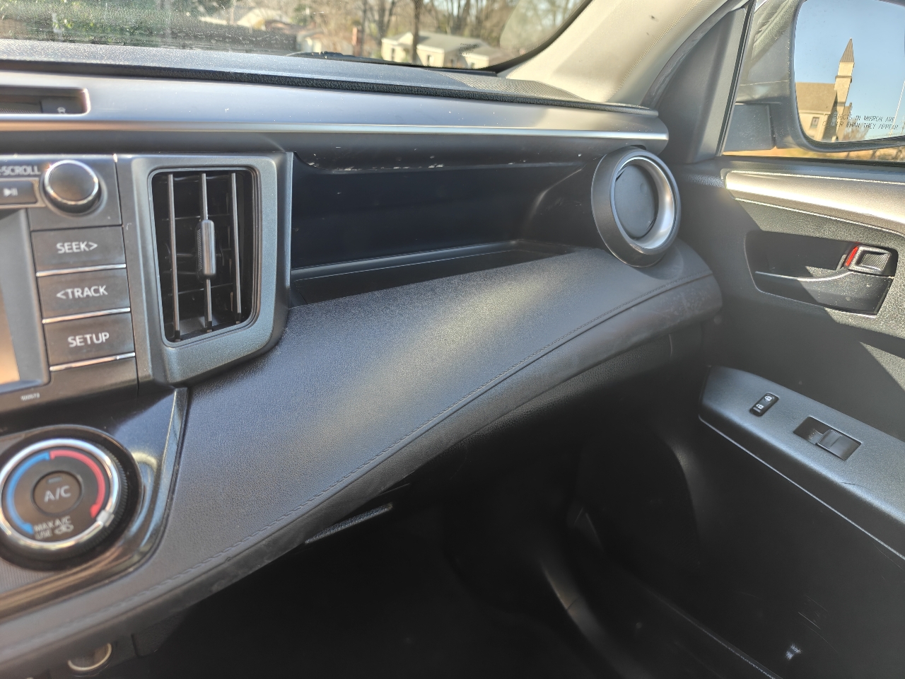 Toyota RAV4 LE FWD 2016