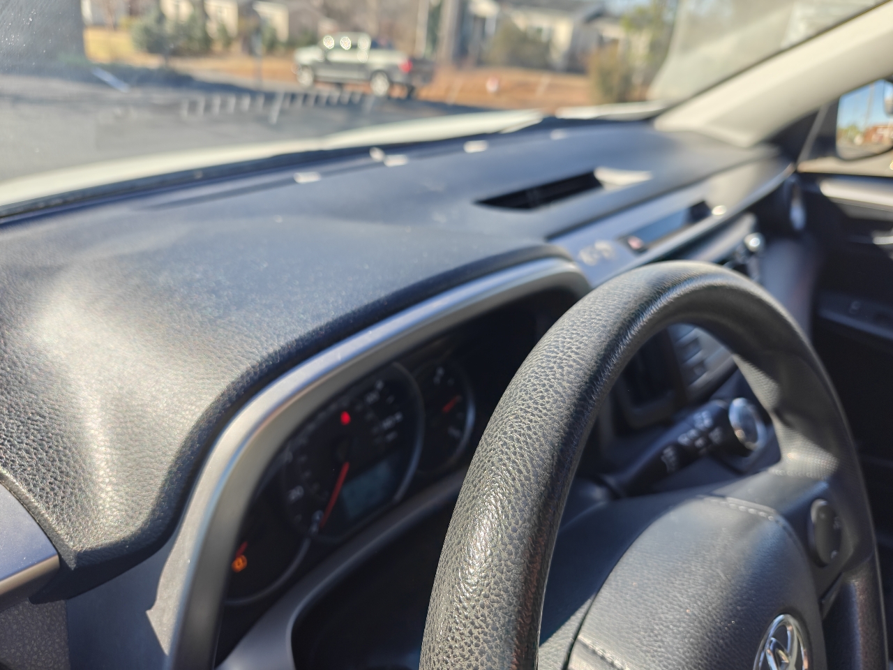 Toyota RAV4 LE FWD 2016