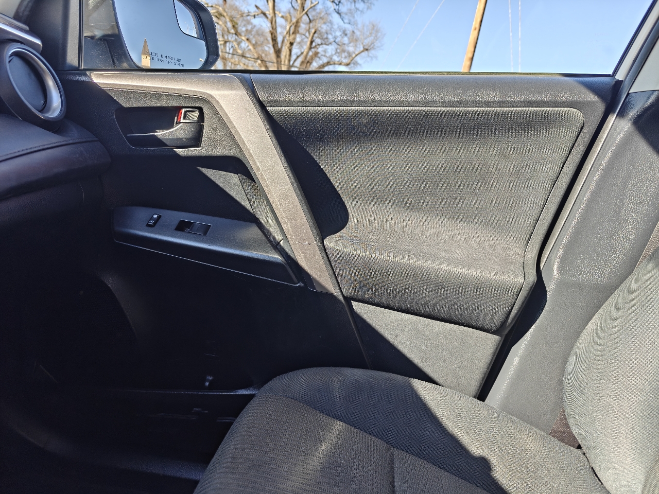 Toyota RAV4 LE FWD 2016