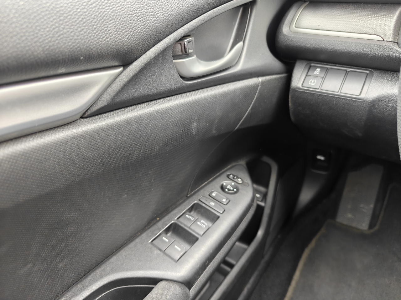 Honda Civic 4dr Sdn LX Auto 2017