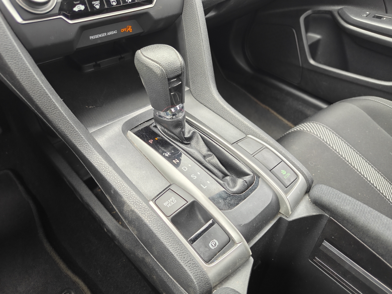 Honda Civic 4dr Sdn LX Auto 2017