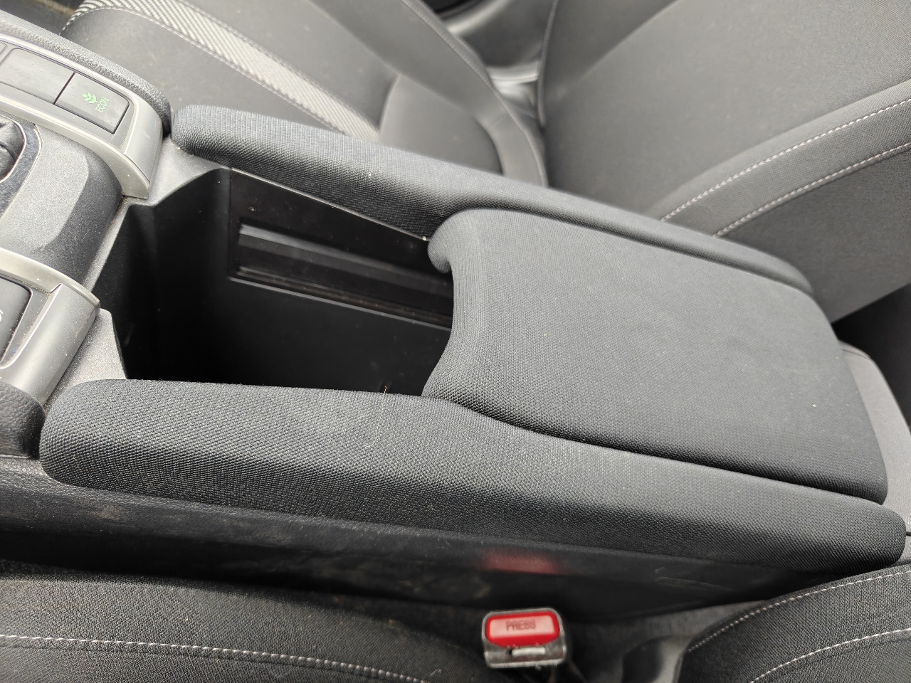 Honda Civic 4dr Sdn LX Auto 2017