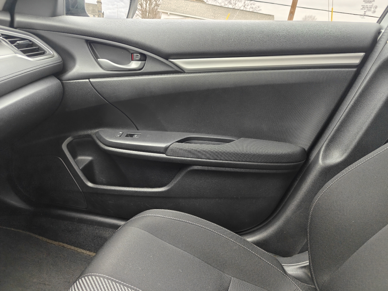 Honda Civic 4dr Sdn LX Auto 2017