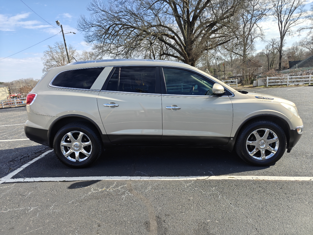 Buick Enclave CXL 4D SUV FWD 2010