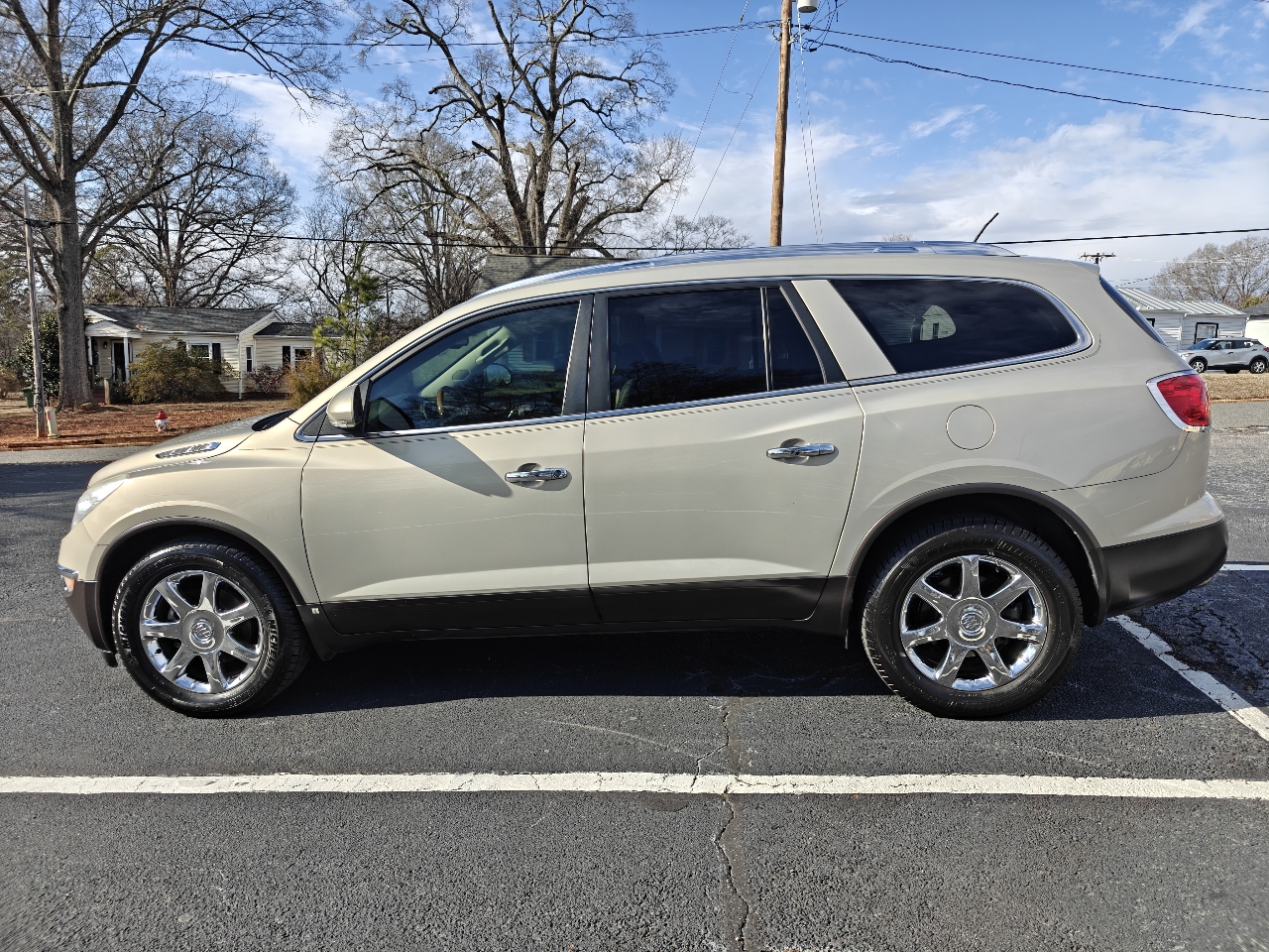 Buick Enclave CXL 4D SUV FWD 2010